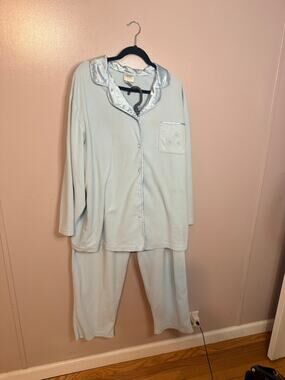 Jasmine Rose light blue long-sleeve pajama set. Satin collar size 2X